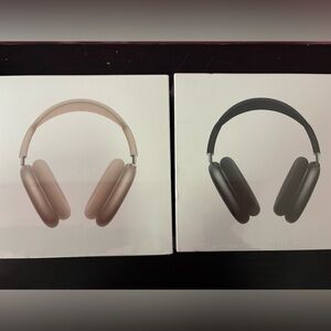 apple AirPods Max in Tan and Black